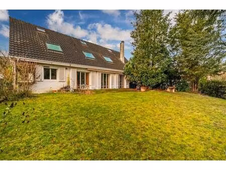 maison de 9 pièces de 176 m² à plaisir