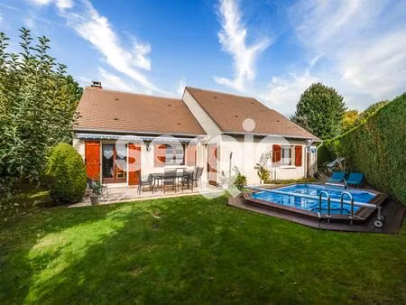 maison de plain-pied avec piscine chauffée