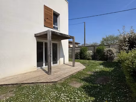location maison à villenave-d'ornon (33140) : à louer / 79m² villenave-d'ornon