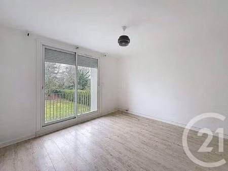 location appartement 3 pièces à guingamp (22200) : à louer 3 pièces / 54m² guingamp