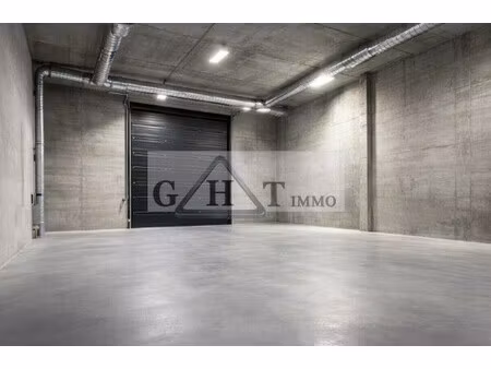 location local commercial