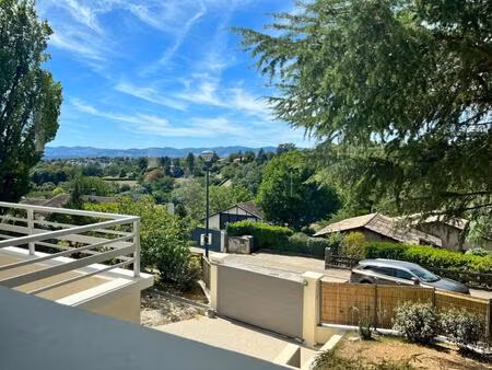 a saint didier au mt d'or  15 min de lyon  maison de 178m² entièrement rénovée avec luxe