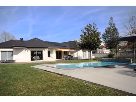 vente maison 5 pièces 209 m² à pau (64000)  434 600 €