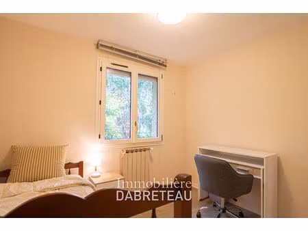 chambre dans colocation de 3pers dans maison meublee - la doua