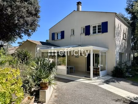 maison 9 pièces - 165 m²