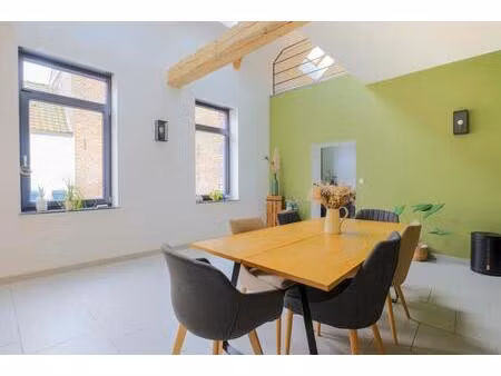 maison de 7 pièces de 212 m² à curgies