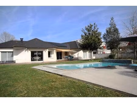 vente maison 5 pièces 209 m² pau (64000)