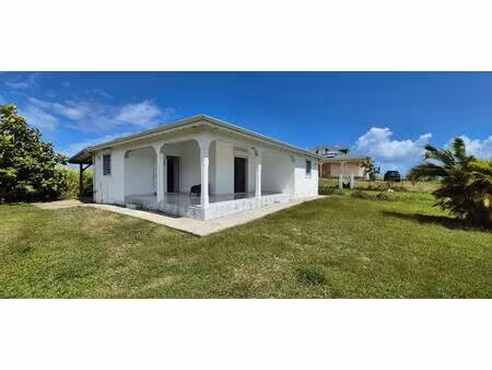 location maison 3 pièces 86 m² à sainte-rose (97115)