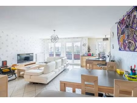 appartement de 5 pièces de 90 m² à sergy