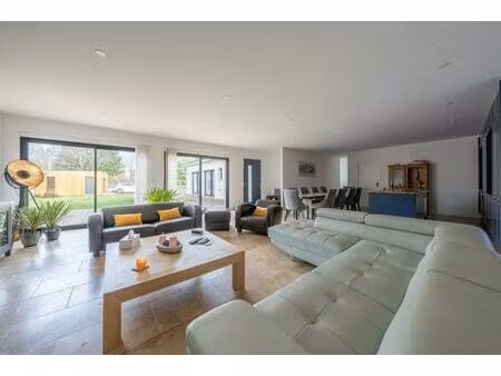 maison de 5 pièces de 162 m² à cavignac