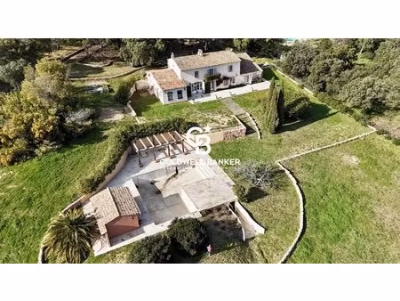 mas d’exception au cœur d’un parc privé face au massif des maures