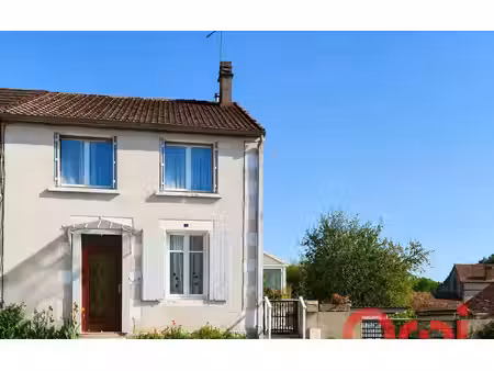 maison grossouvre m² t-4 à vendre  69 500 €