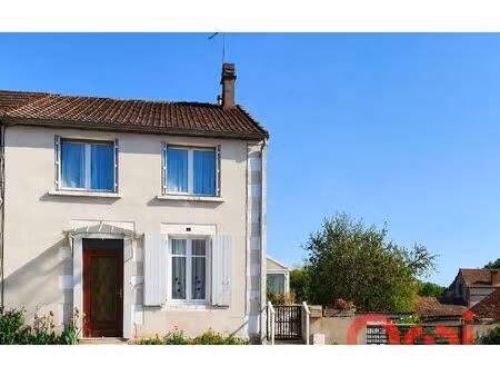 maison grossouvre m² t-4 à vendre  72 000 €