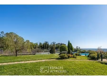 appartement de caractère dans une copropriété avec piscine  tennis et vue sur le mont-blan