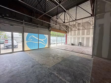 location commerce 180 m² à pau (64000)