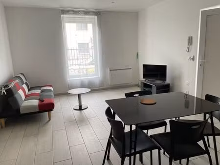 location maison 3 pièces 50 m² à vénissieux (69200)