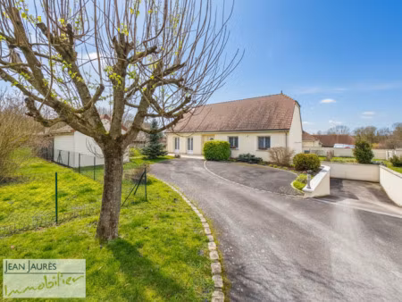 maison de plain-pied sur sous sol à sainte maure