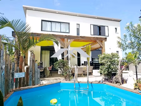 villa d'exception f5 + garage + piscine à la rivière saint-l