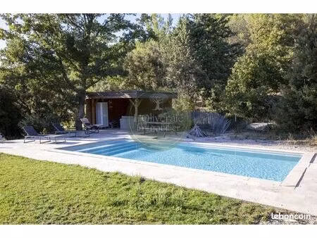 villa 5 pièces 151 m²