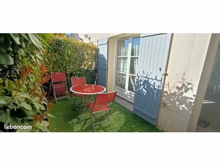 vend triplex avec jardinet