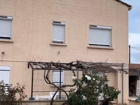 atelier dans maison sur arles