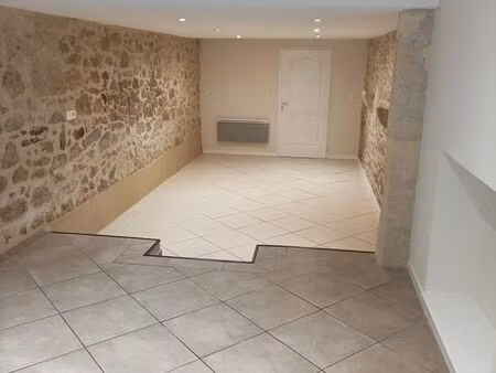 maison de ville avec cour centre cadillac/gne - 33410 -