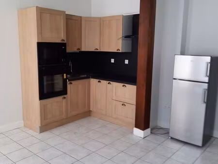 f2 de 45 m2 quartier bretonnerie