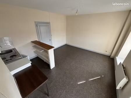 studio 1 pièce 27 m²