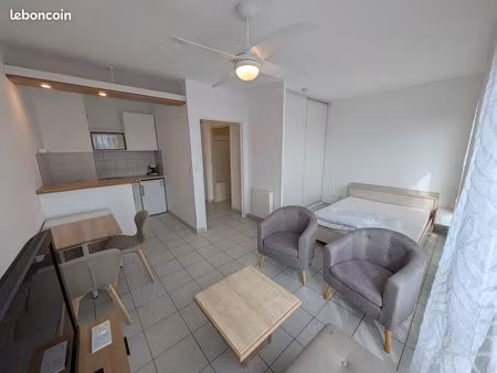 t1 meublé 27m² – très lumineux – 5ème étage – hôtel de région – montpellier