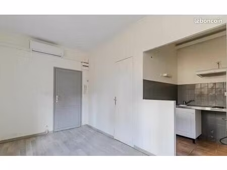 studio 1 pièce 25 m²