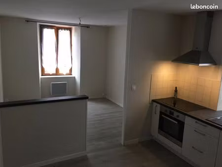 a louer studio rez-de-chaussée pontrieux centre