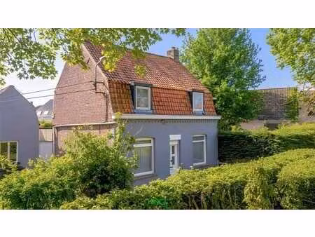 superbe maison 4 façades partiellement rénovée