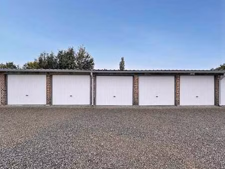 5 garages à vendre  sécurisés  idéalement situés - herstal