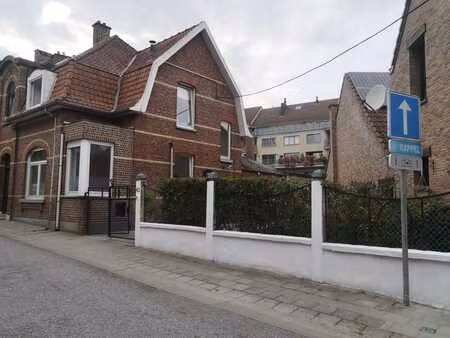 genval  rue auguste lannoye 43  maison 3 façades