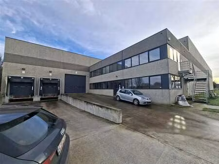 bâtiment industrielle à louer a ghislenghien.