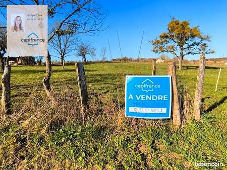 terrain 3 056 m² authumes