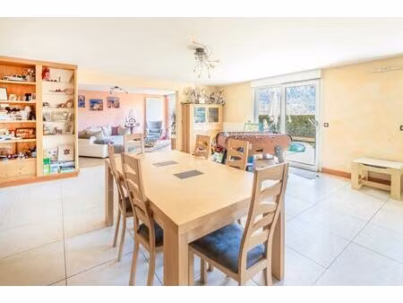 appartement de 5 pièces de 147 m² à sallanches