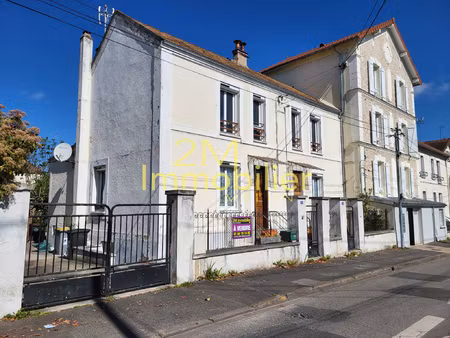 par sebastien lefevre - melun gare - maison ancienne avec ja