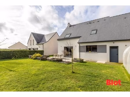 blot exclusivite  pavillon de 115 m² en parfait état avec chambre et salle d'eau en rez de