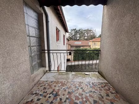 location appartement 3 pièces 51 m² à la tour-de-salvagny (69890)