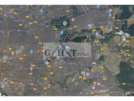 ensemble immobilier en zone commercial