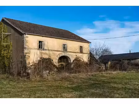 maison à rénover avec plus de 3 ha