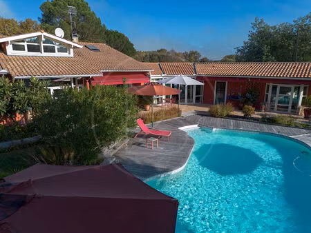 grande maison de caractère à 3/4h de bordeaux