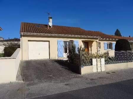 a saint junien proche du centre ville et des commodites maison plain pied de 114 m² 3 cham