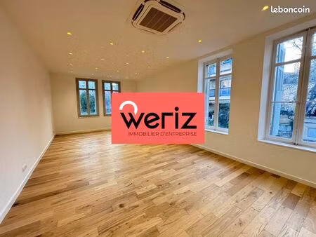 bureaux 243 m²