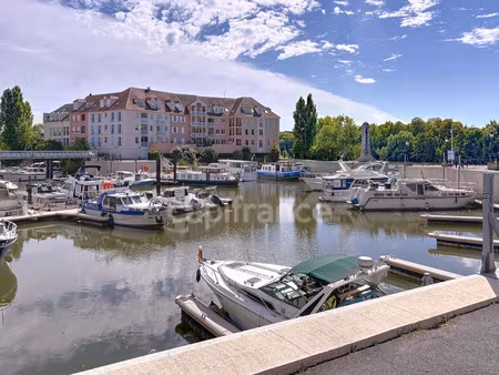 fonds de commerce à vendre cergy 104m2 537 600€