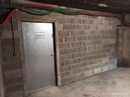 box local 29m2 aix les milles