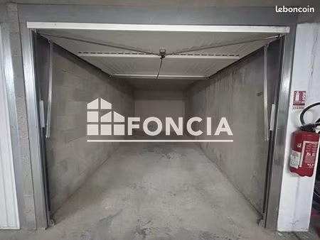 parking 15 m² saint bres