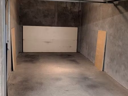 location garage / box fermé