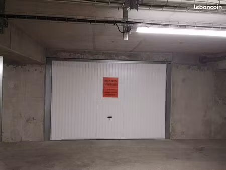 parking/box 22 m² villeneuve les avignon